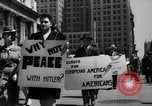 Standbild picket line New York City USA, 1941, aus Sekunde 40 historischem Filmmaterial Videoclip 65675053245