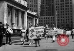 Standbild picket line New York City USA, 1941, aus Sekunde 49 historischem Filmmaterial Videoclip 65675053245