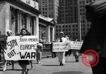 Standbild picket line New York City USA, 1941, aus Sekunde 52 historischem Filmmaterial Videoclip 65675053245