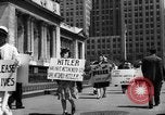 Standbild picket line New York City USA, 1941, aus Sekunde 57 historischem Filmmaterial Videoclip 65675053245