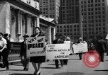 Standbild picket line New York City USA, 1941, aus Sekunde 61 historischem Filmmaterial Videoclip 65675053245