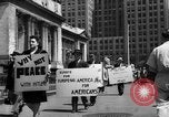 Standbild picket line New York City USA, 1941, aus Sekunde 62 historischem Filmmaterial Videoclip 65675053245