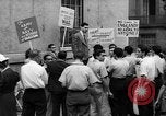 Standbild American Union für Organisation gegen Krieg New York City USA, 1941, aus Sekunde 17 historischem Filmmaterial Videoclip 65675053246