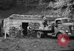 Immagine di Air Raid Shelter Seattle Washington USA, 1940, secondo 20 filmato di repertorio 65675053250