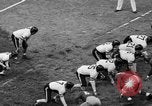 Immagine di Football americano New York City USA, 1940, secondo 13 filmato di repertorio 65675053252