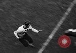 Immagine di Football americano New York City USA, 1940, secondo 19 filmato di repertorio 65675053252