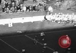 Immagine di Football americano New York City USA, 1940, secondo 27 filmato di repertorio 65675053252