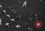 Immagine di Football americano New York City USA, 1940, secondo 35 filmato di repertorio 65675053252