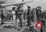 Standbild USS Savanne CL-42 Salerno Italien, 1943, aus Sekunde 13 historischem Filmmaterial Videoclip 65675053302
