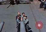 Standbild USS Honolulu CL-48 Kolombangara Salomonen, 1943, aus Sekunde 9 historischem Filmmaterial Videoclip 65675053312