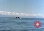 Standbild USS Honolulu CL-48 Kolombangara Salomonen, 1943, aus Sekunde 36 historischem Filmmaterial Videoclip 65675053312