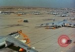 Standbild Atlas Rakete Vandenberg Air Force Base California USA, 1968, aus Sekunde 57 historischem Filmmaterial Videoclip 65675053319