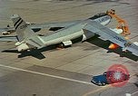 Standbild Atlas Rakete Vandenberg Air Force Base California USA, 1968, aus Sekunde 62 historischem Filmmaterial Videoclip 65675053319