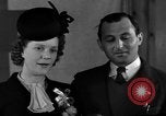 Standbild Deutsch Krieg Braut New York City USA, 1945, aus Sekunde 21 historischem Filmmaterial Videoclip 65675053330
