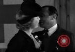 Standbild Deutsch Krieg Braut New York City USA, 1945, aus Sekunde 47 historischem Filmmaterial Videoclip 65675053330