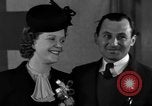 Standbild Deutsch Krieg Braut New York City USA, 1945, aus Sekunde 49 historischem Filmmaterial Videoclip 65675053330