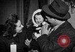 Immagine di Guerra Inglese spose arrivare in America New York City USA, 1945, secondo 7 filmato di repertorio 65675053335
