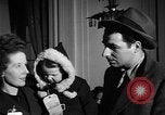Immagine di Guerra Inglese spose arrivare in America New York City USA, 1945, secondo 24 filmato di repertorio 65675053335