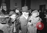 Immagine di Guerra Inglese spose arrivare in America New York City USA, 1945, secondo 30 filmato di repertorio 65675053335