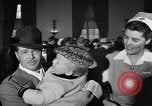 Immagine di Guerra Inglese spose arrivare in America New York City USA, 1945, secondo 39 filmato di repertorio 65675053335