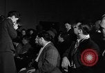 Immagine di Guerra Inglese spose arrivare in America New York City USA, 1945, secondo 51 filmato di repertorio 65675053335