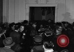 Immagine di Guerra Inglese spose arrivare in America New York City USA, 1945, secondo 55 filmato di repertorio 65675053335