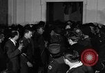 Immagine di Guerra Inglese spose arrivare in America New York City USA, 1945, secondo 59 filmato di repertorio 65675053335