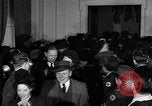 Immagine di Guerra Inglese spose arrivare in America New York City USA, 1945, secondo 62 filmato di repertorio 65675053335