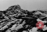 Immagine di Le forze tedesche combattono i sovietici sul fronte orientale nella guerra mondiale II Russia, 1944, secondo 10 filmato di repertorio 65675053350