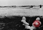 Immagine di I tedeschi Panzer Grenadiers impegnano le forze sovietiche sul fronte orientale Russia, 1944, secondo 22 filmato di repertorio 65675053351