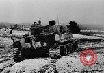 Immagine di I tedeschi Panzer Grenadiers impegnano le forze sovietiche sul fronte orientale Russia, 1944, secondo 23 filmato di repertorio 65675053351