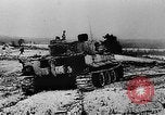 Immagine di I tedeschi Panzer Grenadiers impegnano le forze sovietiche sul fronte orientale Russia, 1944, secondo 24 filmato di repertorio 65675053351