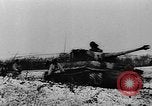 Immagine di I tedeschi Panzer Grenadiers impegnano le forze sovietiche sul fronte orientale Russia, 1944, secondo 27 filmato di repertorio 65675053351
