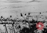 Immagine di I tedeschi Panzer Grenadiers impegnano le forze sovietiche sul fronte orientale Russia, 1944, secondo 36 filmato di repertorio 65675053351