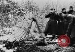 Immagine di I tedeschi Panzer Grenadiers impegnano le forze sovietiche sul fronte orientale Russia, 1944, secondo 53 filmato di repertorio 65675053351