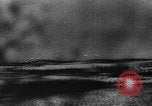 Immagine di I tedeschi Panzer Grenadiers impegnano le forze sovietiche sul fronte orientale Russia, 1944, secondo 59 filmato di repertorio 65675053351