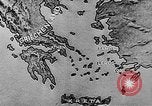 Standbild Zeitungsberichte Erfassung der britischen Seebasis Samos Griechenland, 1944, aus Sekunde 3 historischem Filmmaterial Videoclip 65675053352