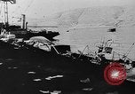 Standbild Zeitungsberichte Erfassung der britischen Seebasis Samos Griechenland, 1944, aus Sekunde 9 historischem Filmmaterial Videoclip 65675053352