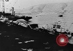 Standbild Zeitungsberichte Erfassung der britischen Seebasis Samos Griechenland, 1944, aus Sekunde 10 historischem Filmmaterial Videoclip 65675053352