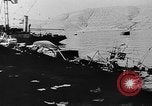 Standbild Zeitungsberichte Erfassung der britischen Seebasis Samos Griechenland, 1944, aus Sekunde 11 historischem Filmmaterial Videoclip 65675053352