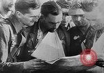 Standbild Zeitungsberichte Erfassung der britischen Seebasis Samos Griechenland, 1944, aus Sekunde 17 historischem Filmmaterial Videoclip 65675053352