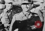 Standbild Zeitungsberichte Erfassung der britischen Seebasis Samos Griechenland, 1944, aus Sekunde 25 historischem Filmmaterial Videoclip 65675053352