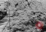 Standbild Zeitungsberichte Erfassung der britischen Seebasis Samos Griechenland, 1944, aus Sekunde 52 historischem Filmmaterial Videoclip 65675053352
