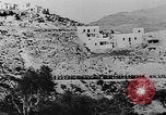 Standbild Zeitungsberichte Erfassung der britischen Seebasis Samos Griechenland, 1944, aus Sekunde 59 historischem Filmmaterial Videoclip 65675053352