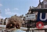 Immagine di Civili tedesco Berlino Germania, 1945, secondo 20 filmato di repertorio 65675053358