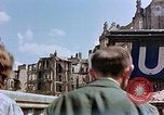Immagine di Civili tedesco Berlino Germania, 1945, secondo 35 filmato di repertorio 65675053358