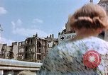 Immagine di Civili tedesco Berlino Germania, 1945, secondo 39 filmato di repertorio 65675053358