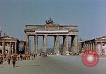 Image La Porte de Brandebourg Berlin Allemagne, 1945, de la seconde 4 séquences d'archives historiques vidéo 65675053361