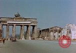 Image La Porte de Brandebourg Berlin Allemagne, 1945, de la seconde 9 séquences d'archives historiques vidéo 65675053361