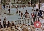 Immagine di Ingresso della metropolitana Berlino Germania, 1945, secondo 26 filmato di repertorio 65675053362